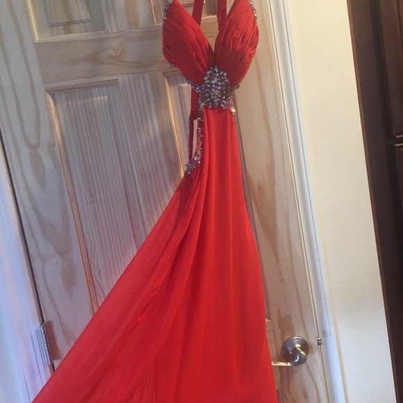 Prom gown - Picture 2 of 3